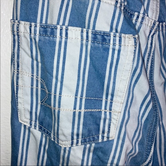 American eagle white and blue pinstripe mom jeans - Picture 8 of 13